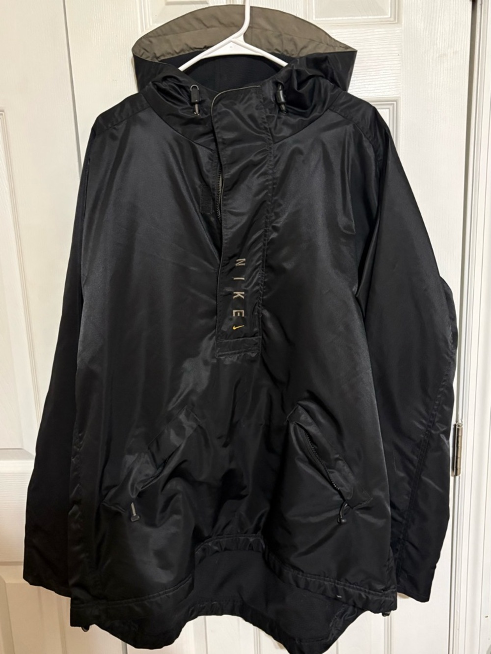 Nike Pullover Windbreaker/Rain Jacket XL Black Hooded Anorak Swoosh